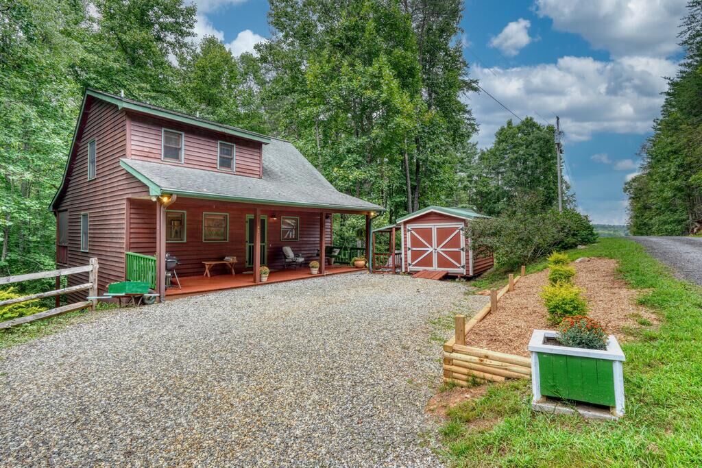 Property Photo:  43 Melton Dr.  GA 30512 