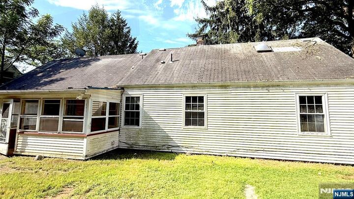 Property Photo:  5 Brookside Avenue  NJ 07444 