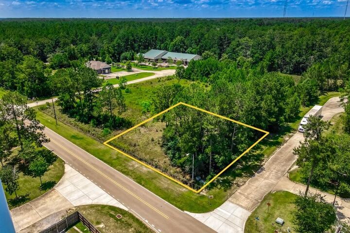 Property Photo: Lot 10 Commerce Row LA 70471