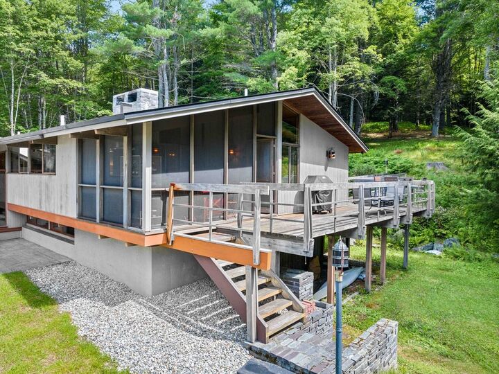Property Photo:  7 Dunpatrick Circle  VT 05602 