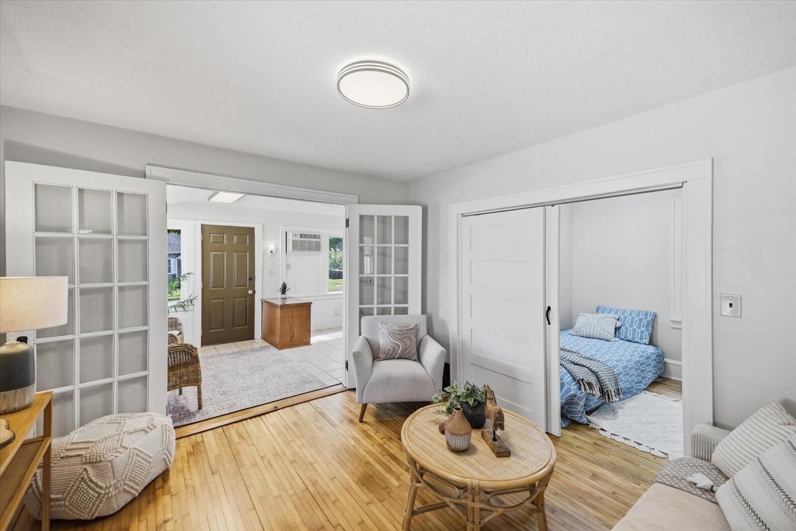 Property Photo:  1015 Kruse Street  MN 55118 