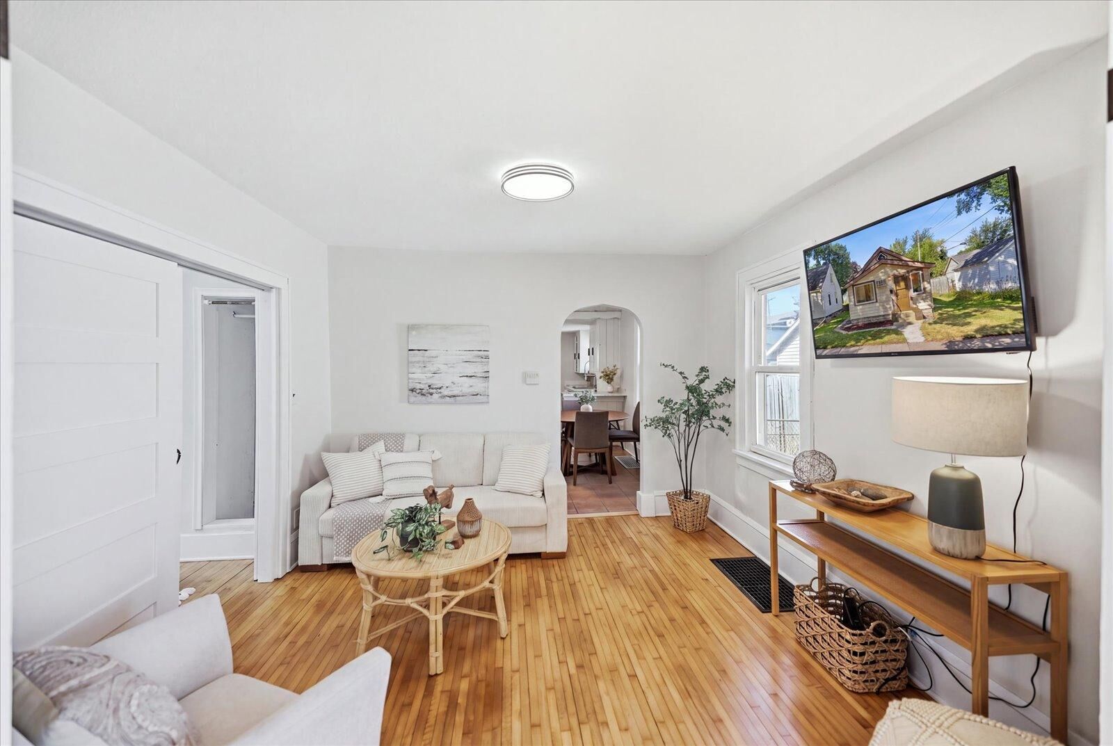 Property Photo: 1015 Kruse Street MN 55118