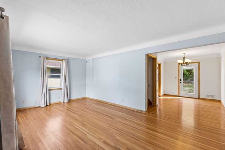 Property Photo:  1554 Chamber Street  MN 55106 