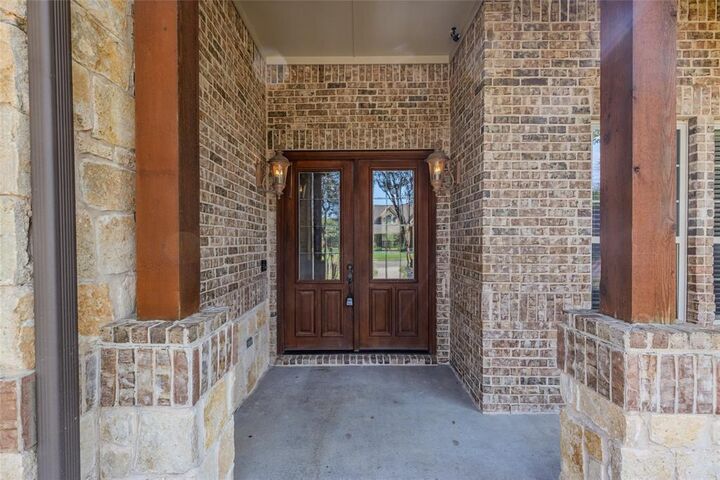 Property Photo:  2007 Creekview Drive  TX 75428 