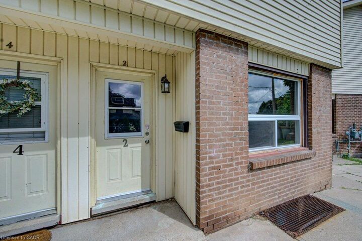 Property Photo:  2 Gilholm Avenue  ON N1S 1P7 