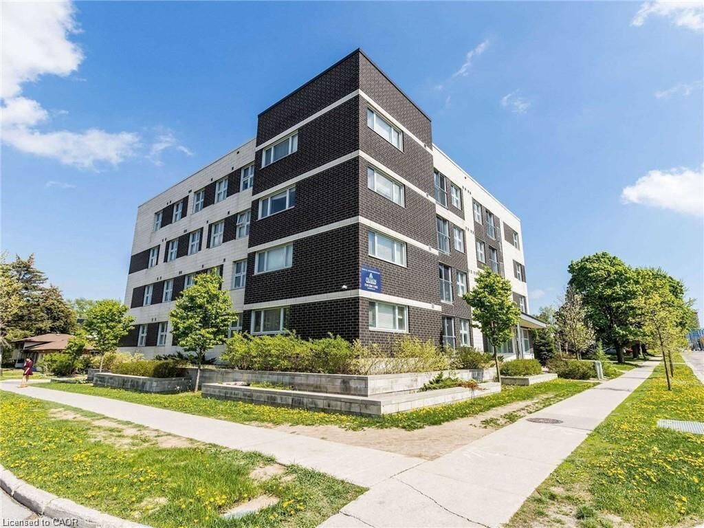 Property Photo:  392 Albert Street 304  ON N2L 3V1 