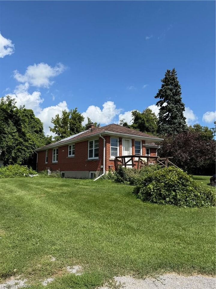 Property Photo:  393 Culver Road  ON N3Y 4K3 