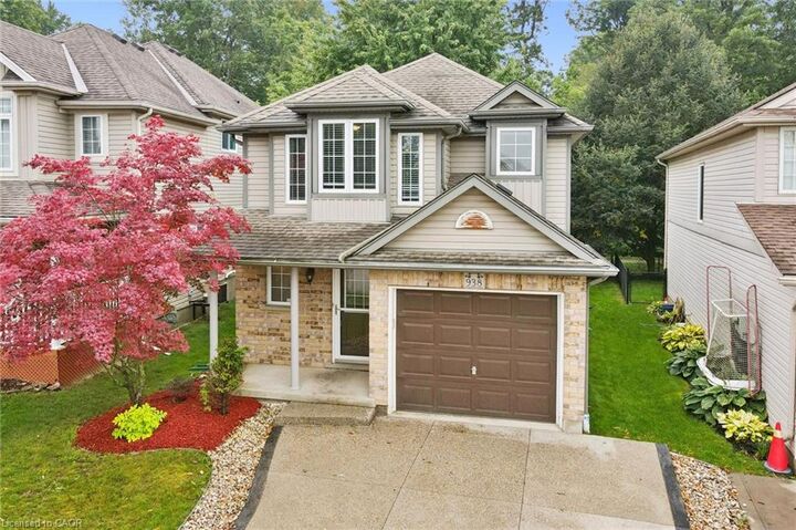 Property Photo:  938 Atlantic Boulevard  ON N2K 4L5 