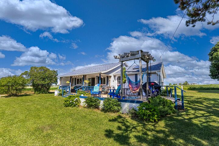 Property Photo:  6 Sunshine Trail  PE C0A 1H2 