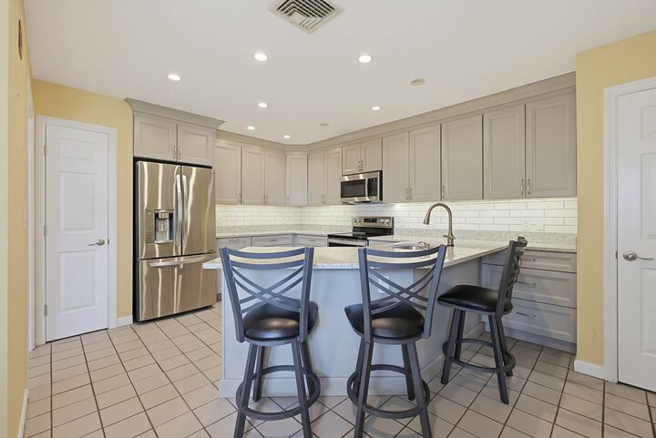 Property Photo:  12 Fairway Dr Golfview  MA 02360 