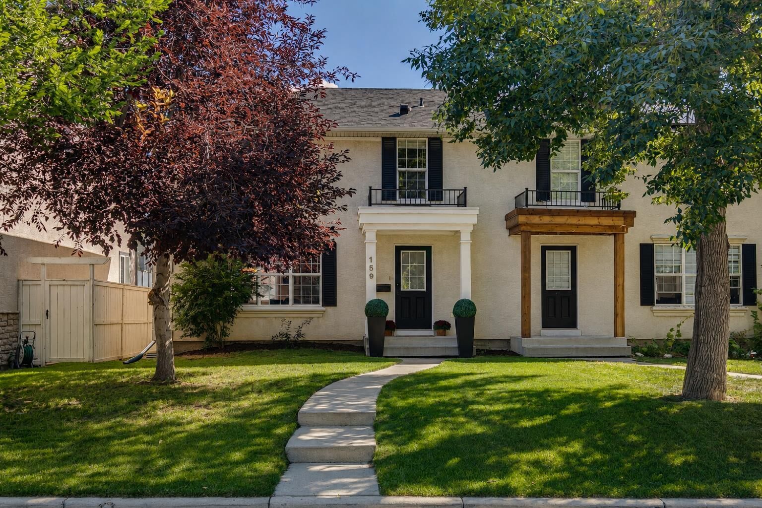 Property Photo:  159 Somme Manor SW  AB T2T 6J3 