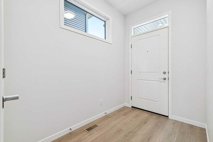 Property Photo:  98 Creekview Avenue SW  AB T2X 6M7 
