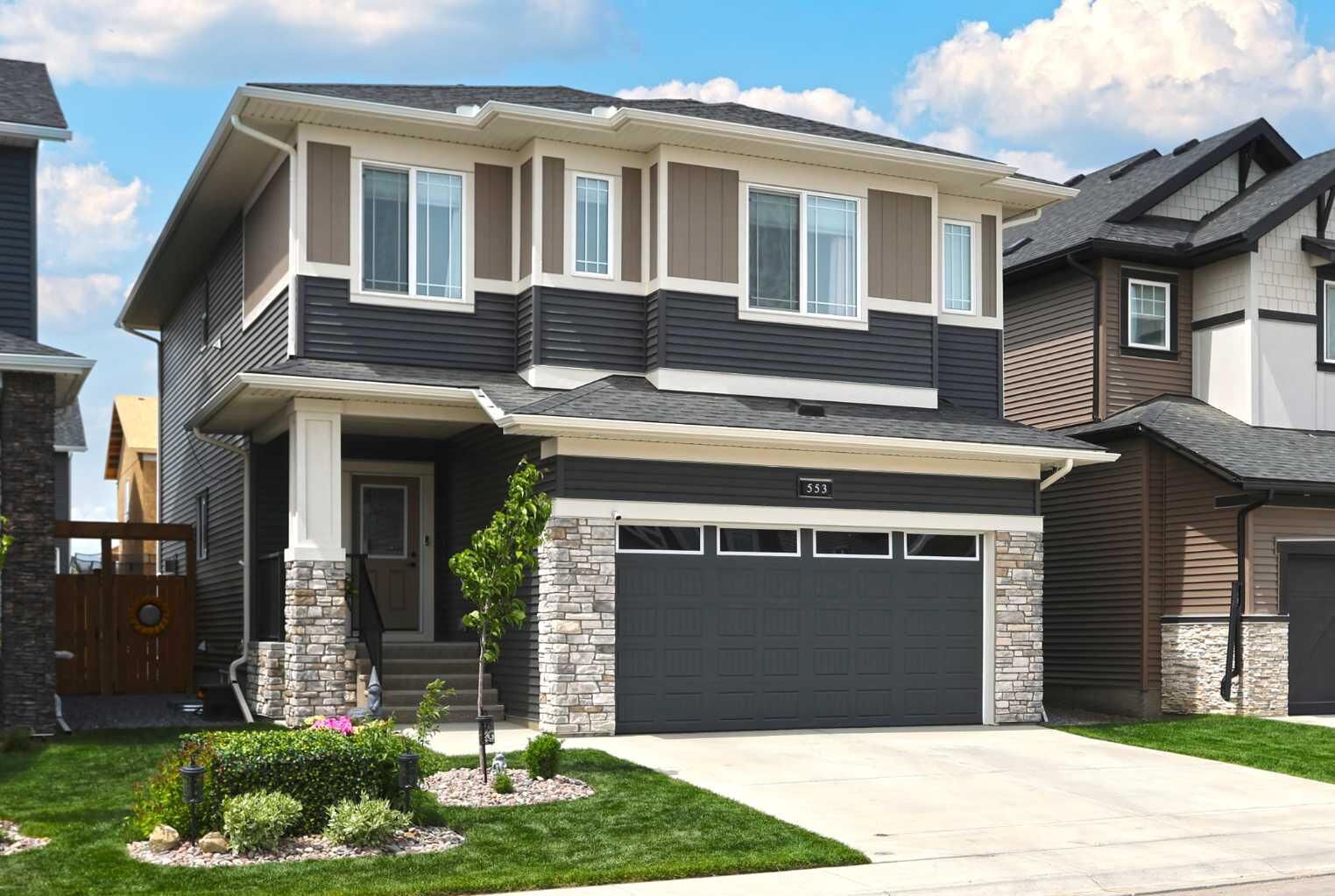 Property Photo:  553 Baywater Manor SW  AB T4B 5R7 