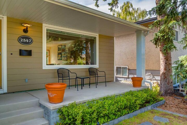 Property Photo:  2547 Chicoutimi Drive NW  AB T2L 0W4 