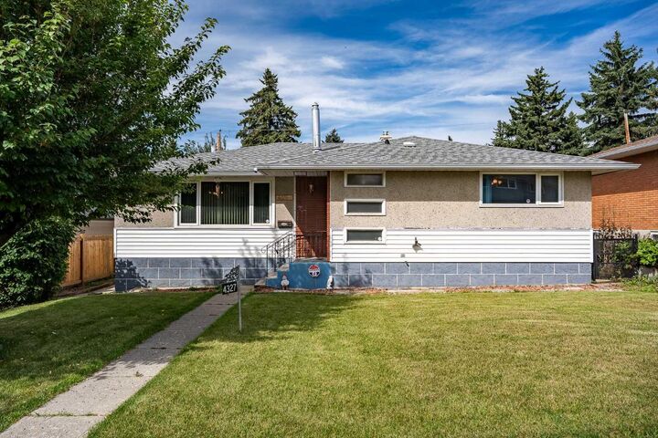 Property Photo:  4327 19 Street NW  AB T2L 2B8 