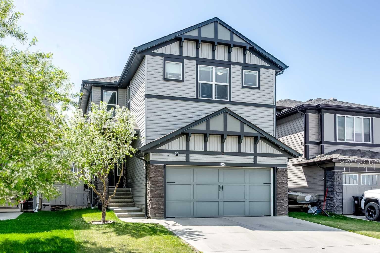 Property Photo:  342 Hillcrest Circle SW  AB T4B 4B3 