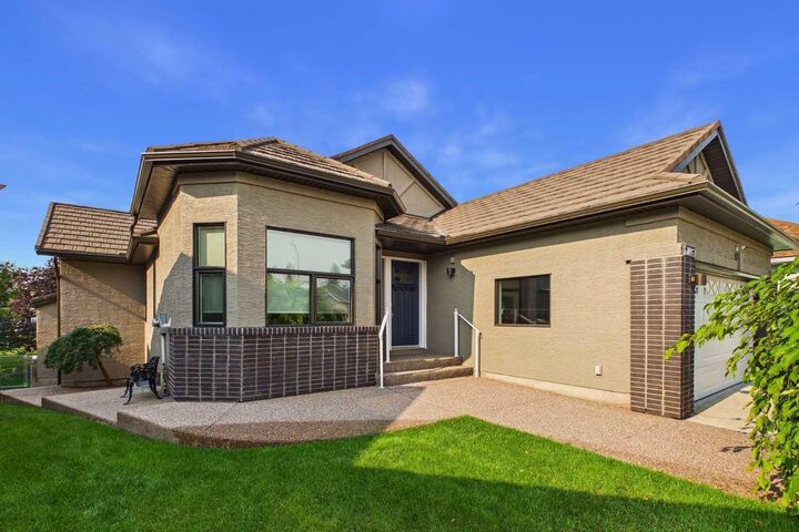 Property Photo: 208 Harvest Lake Green NE AB T3K 4K9