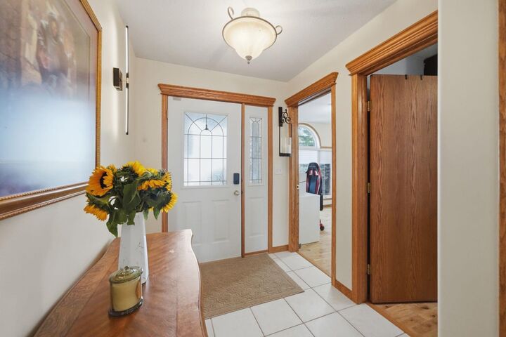 Property Photo:  112 Ammeter Close  AB T4R 2Y5 
