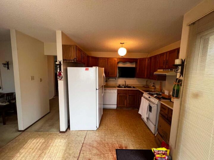 Property Photo:  31 Goodall Avenue  AB T4P 2R5 