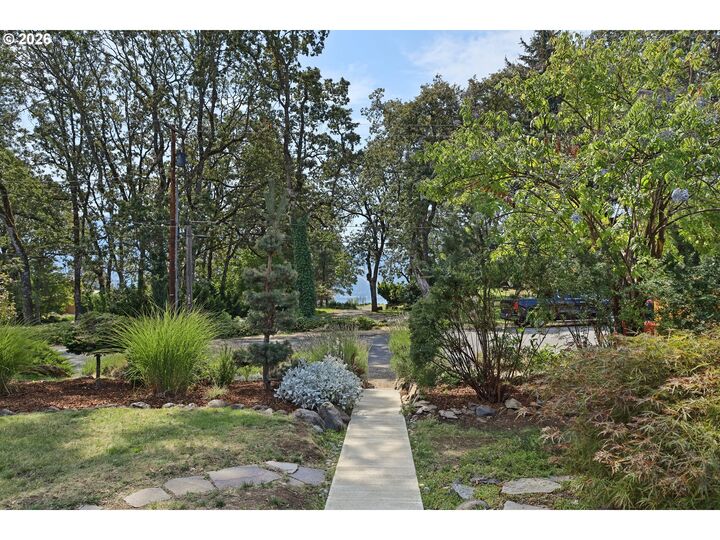 Property Photo: 360 SE Oak St WA 98672