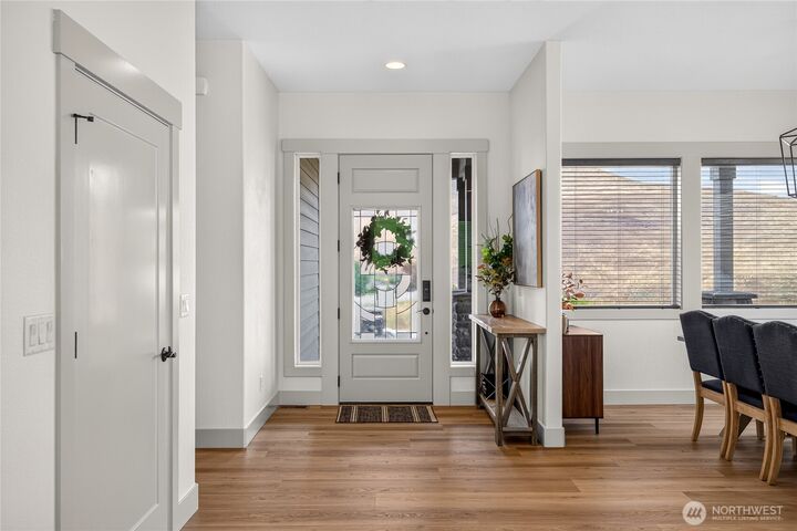Property Photo: 2025 Broadhurst Pl WA 98801
