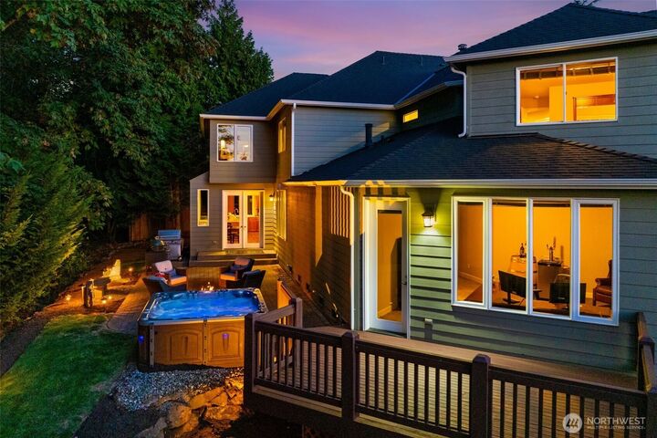 Property Photo:  306  240th Place SE  WA 98074 