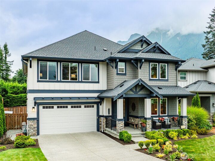 Property Photo: 770 SE 6th Place WA 98045