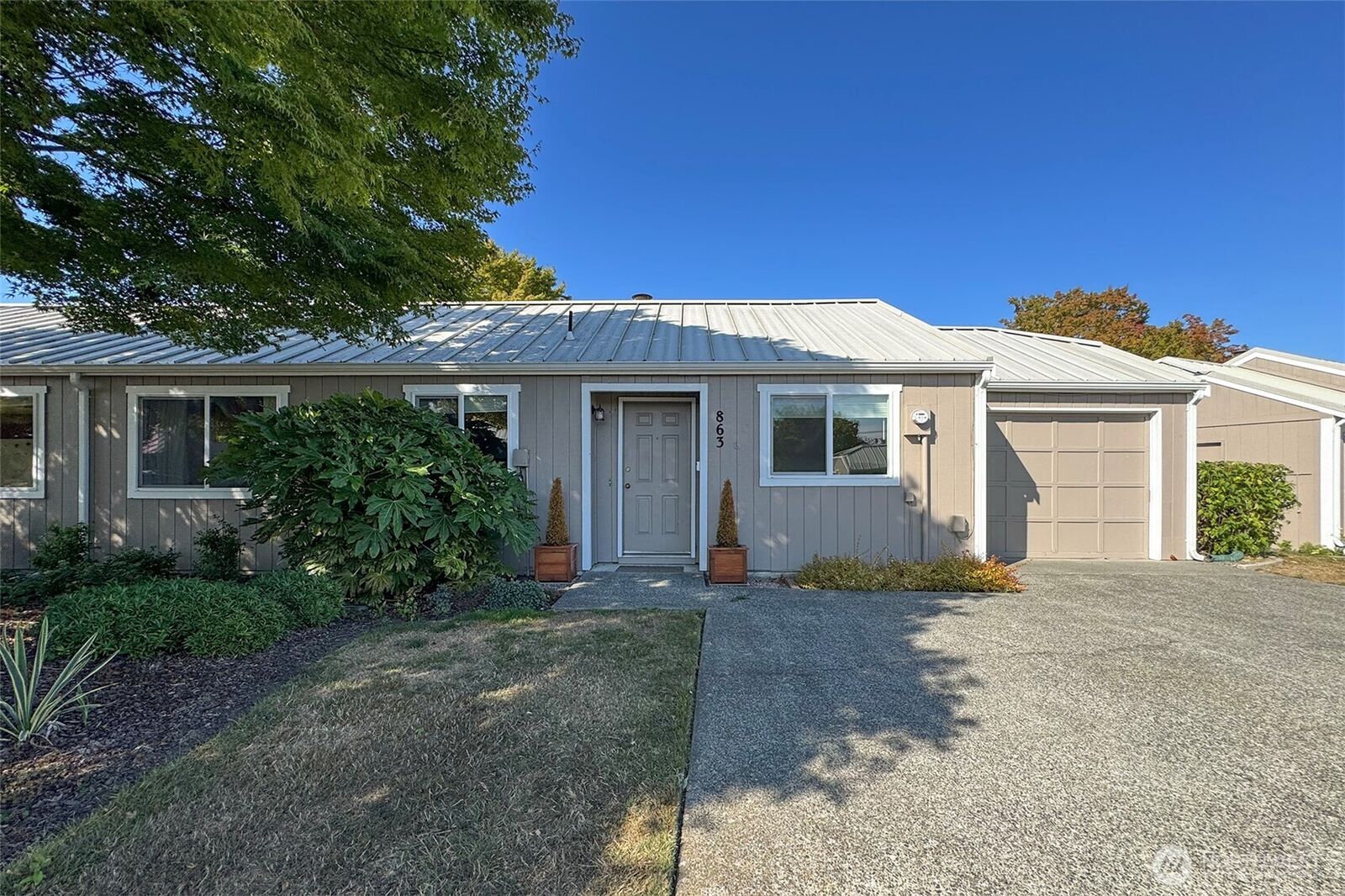 Property Photo:  863 N Littlejohn Way  WA 98382 