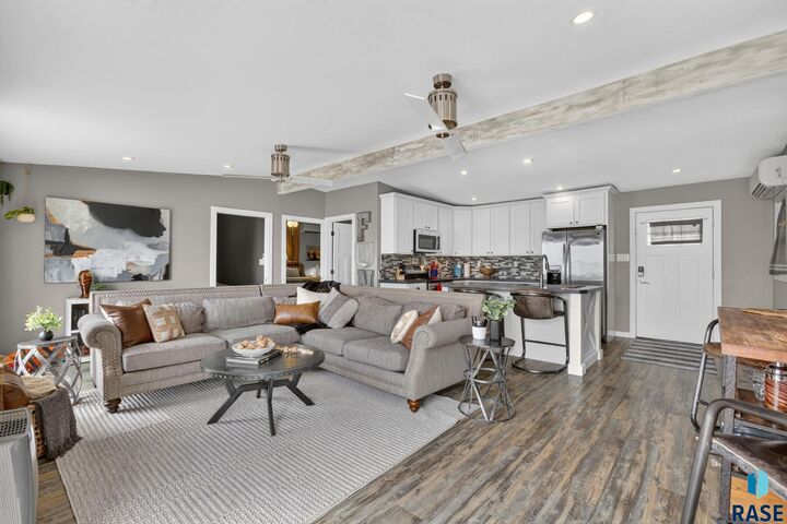 Property Photo:  182 N Lake Dr  SD 57223 