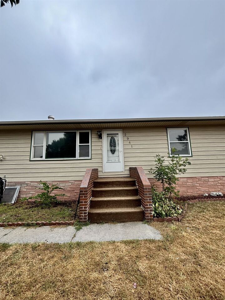 Property Photo: 5941 Anchor Way KS 67530