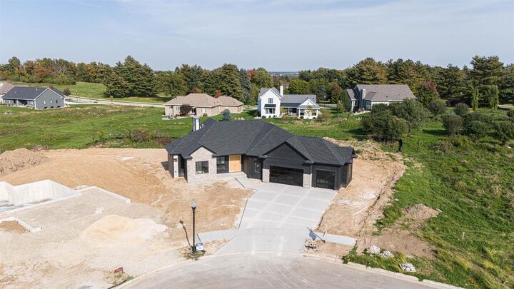 Property Photo: 2866 Oakridge Court WI 53545