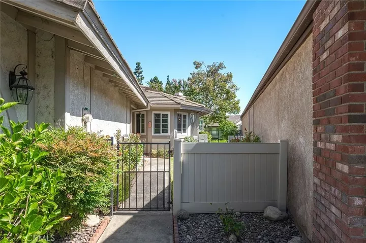 Property Photo:  1218 Tamarisk  CA 91784 
