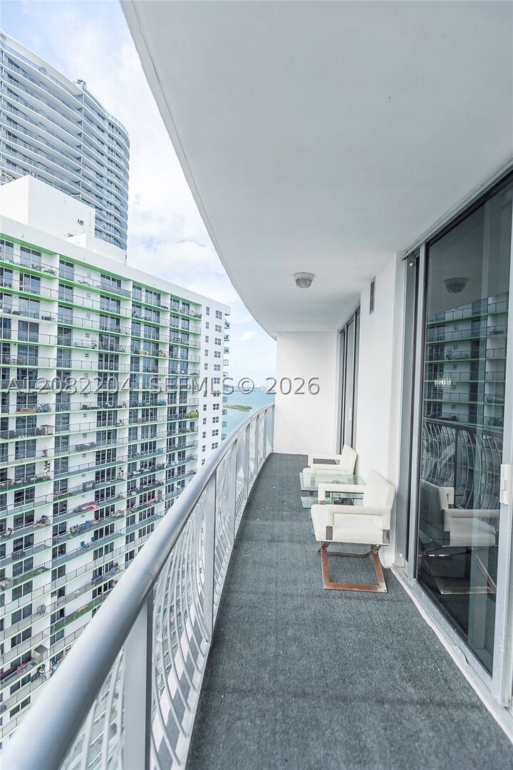 Property Photo:  1750 N Bayshore Dr 3211  FL 33132 
