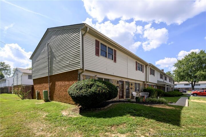 Property Photo: 3062 Wooded Way IN 47130