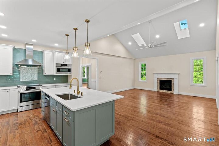 Property Photo:  580 South Main Street  CT 06040 