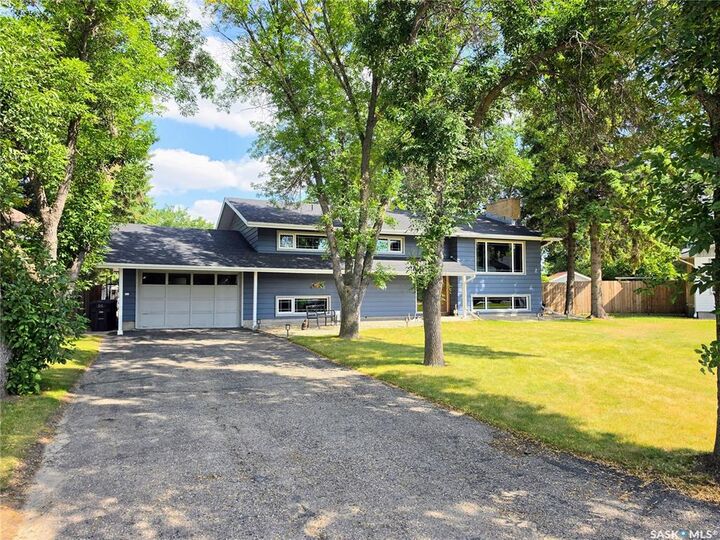 Property Photo:  22 Crocus Place  SK S0K 2M0 