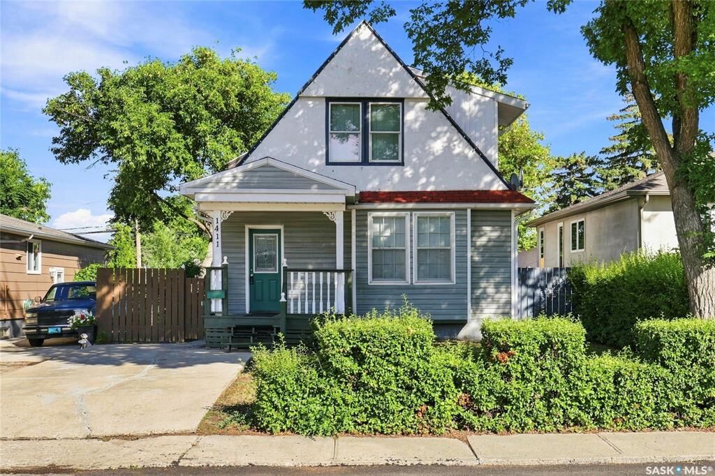 Property Photo:  1411 Lacon Street  SK S4N 1Z2 