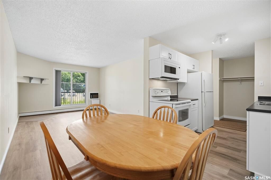 Property Photo:  4040 8th Street E 105A  SK S7H 5L4 