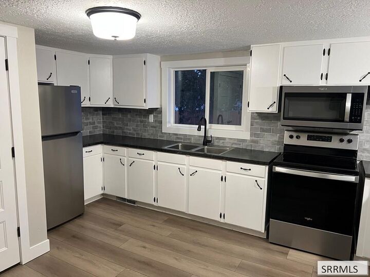 Property Photo: 461 Lomax Street A ID 83401