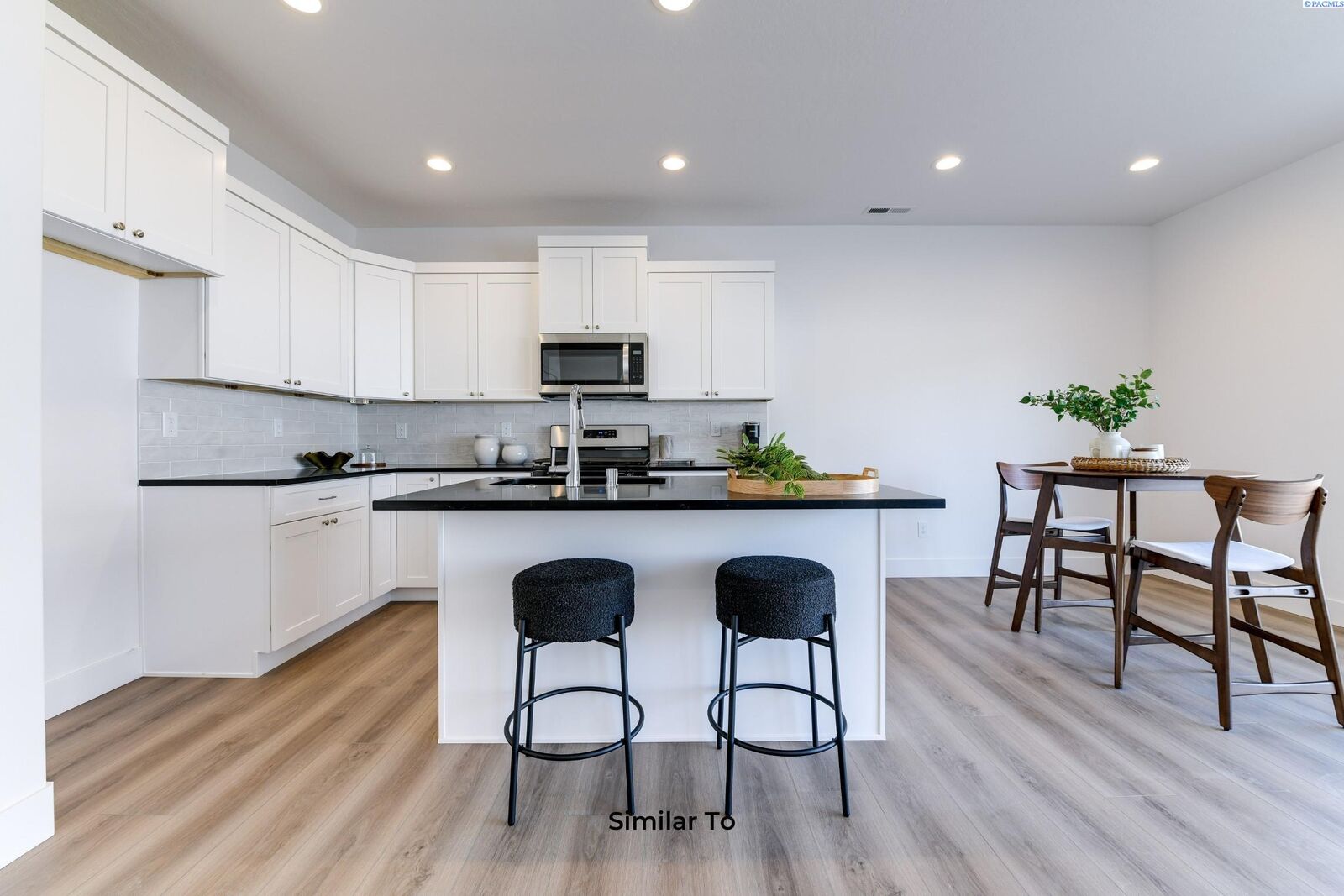 Property Photo:  247 N Dewberry Pl  WA 99336 