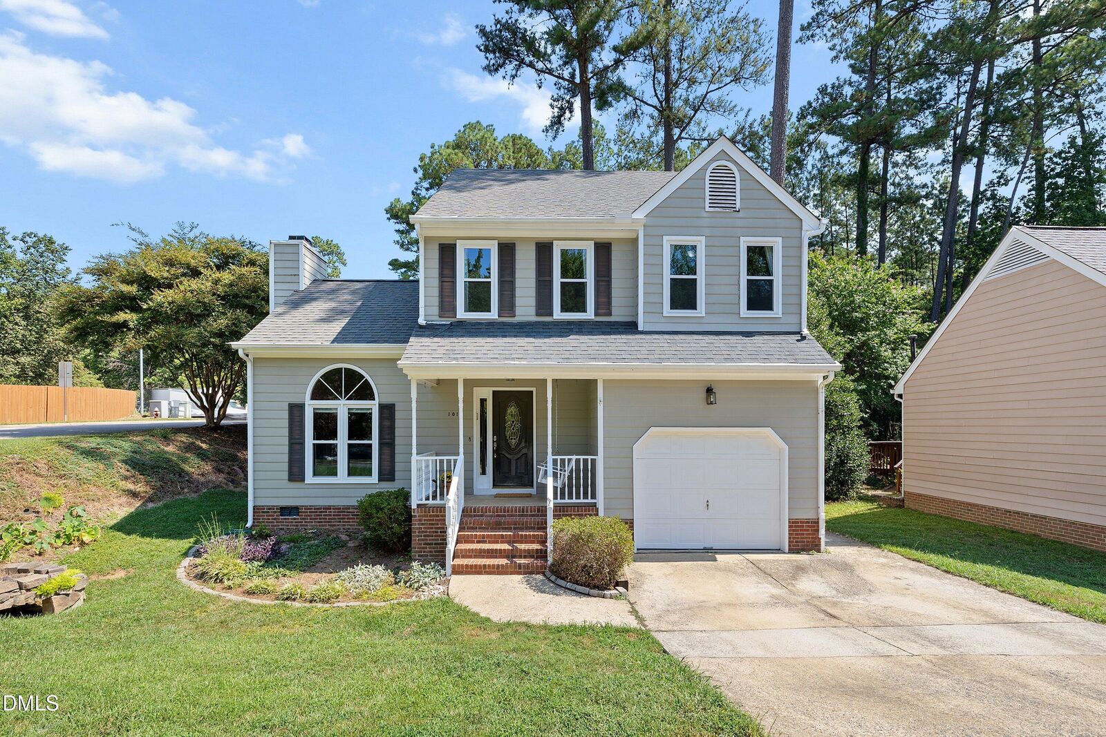 Property Photo:  101 Gatepost Lane  NC 27513 
