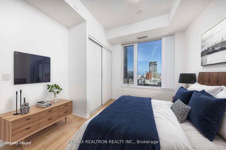 Property Photo:  50 Dunfield Avenue 1917  ON M4S 0E4 
