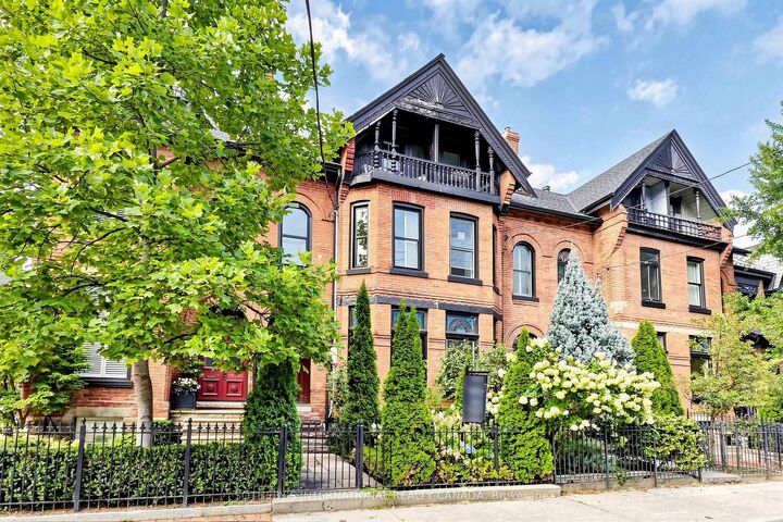Property Photo: 328 Wellesley Street E ON M4X 1H3