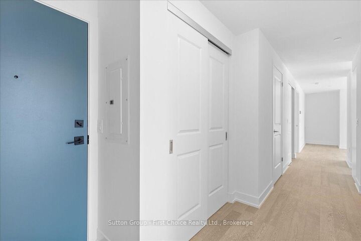 Property Photo:  1063 Douglas McCurdy Common Circle  ON L5L 3H9 