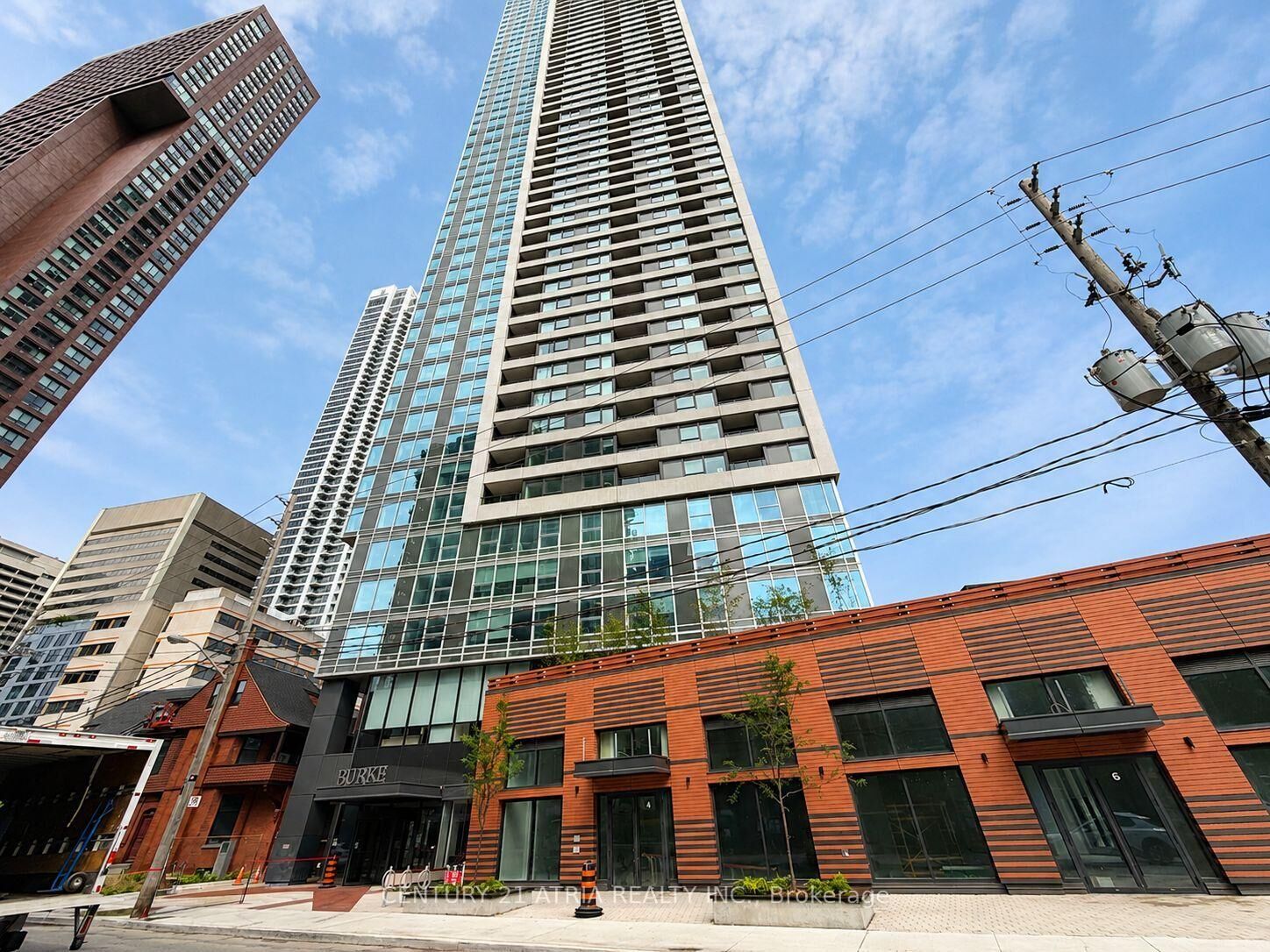 Property Photo:  609 Sherbourne Street 2407  ON M4X 0A4 