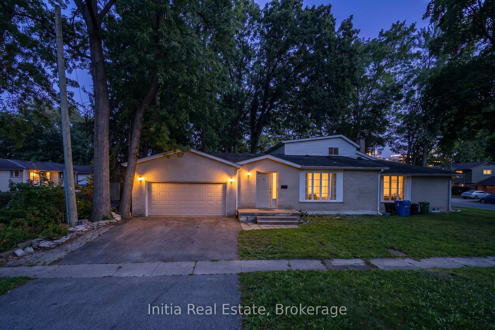 Property Photo:  3400 St Patrick's Drive  ON N9E 3H4 
