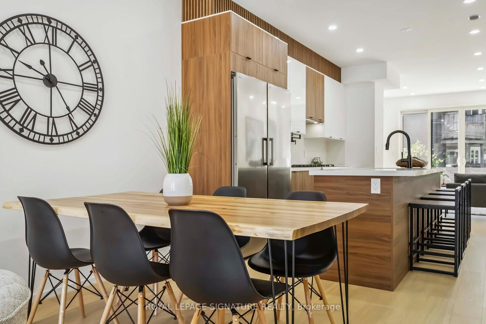 Property Photo:  43A Cummings Street Furnished Upper  ON M4M 1M9 