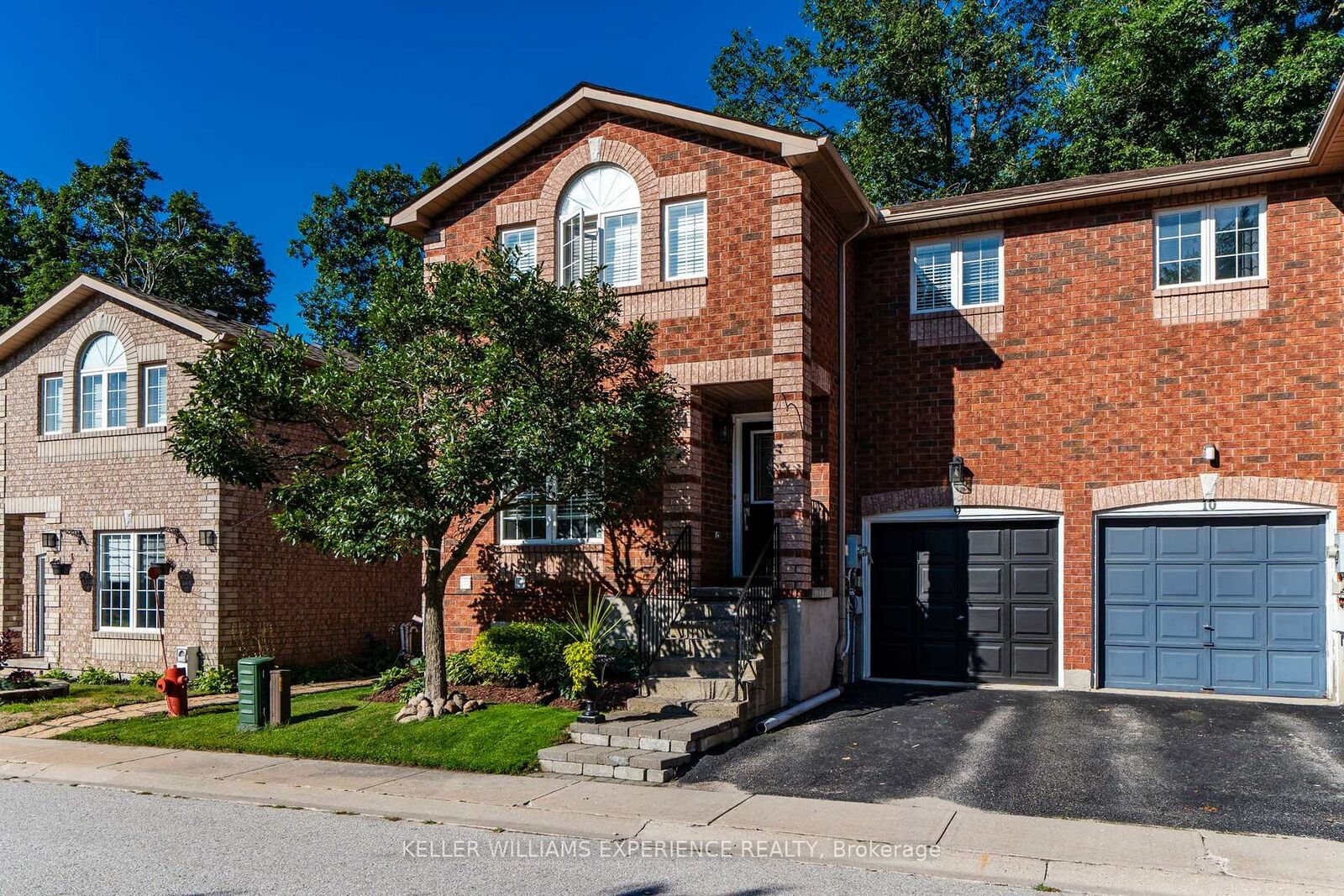 Property Photo:  38 Kenwell Crescent 9  ON L4N 0Z6 