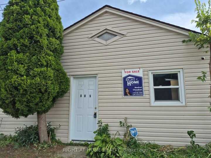 Property Photo:  565 South Street S  ON N6B 1C5 