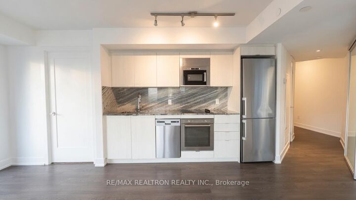 Property Photo:  5 Mabelle Avenue 2533  ON M9A 0C8 